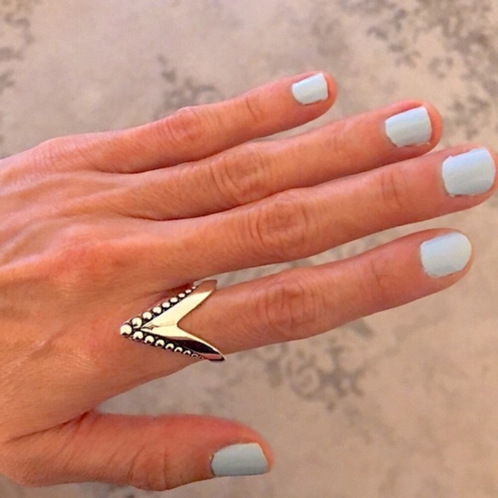 Sterling Silver V Bohemian Statement Ring - Picture 4 of 6
